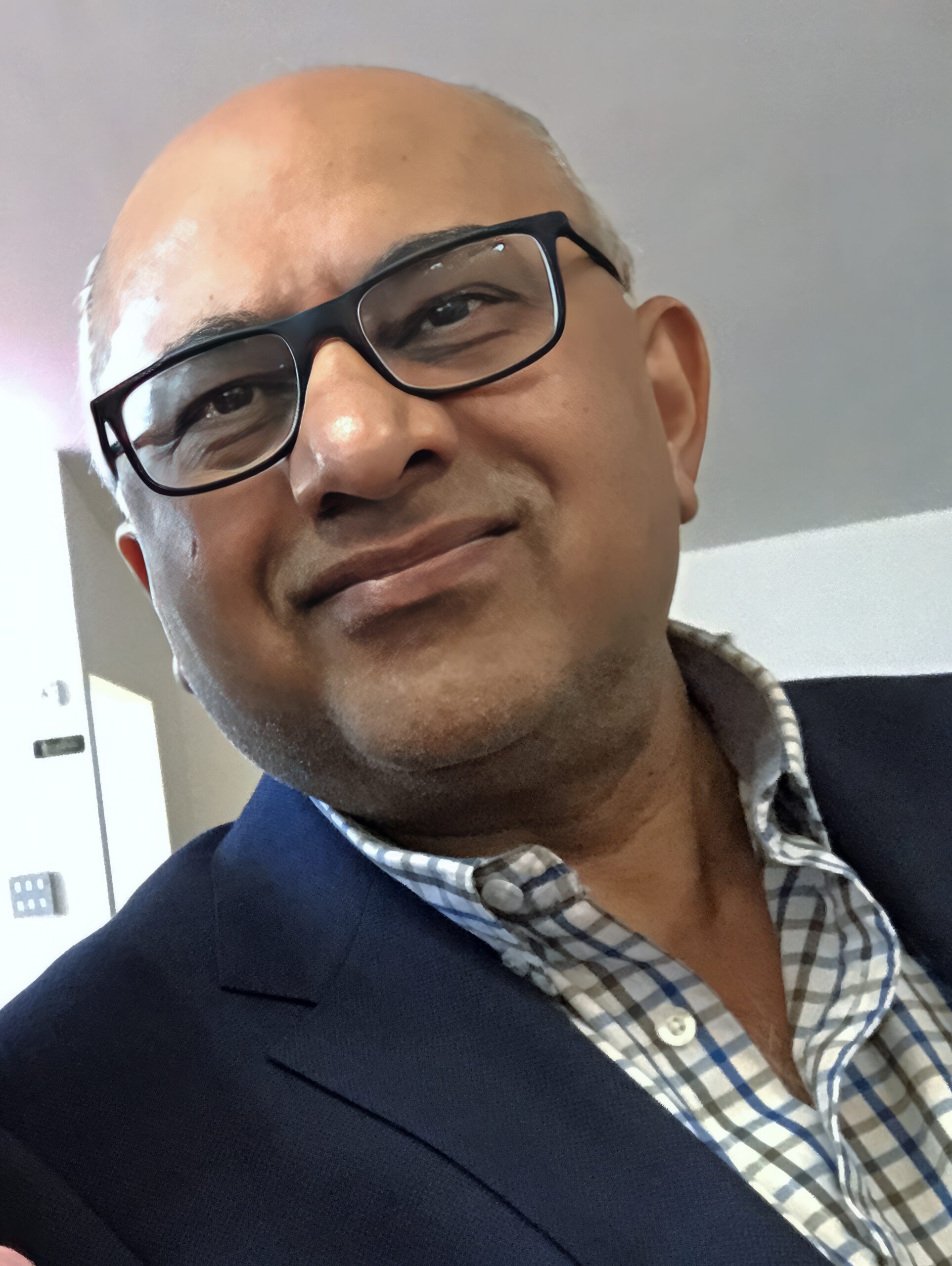 Headshot of Paresh Solanki
