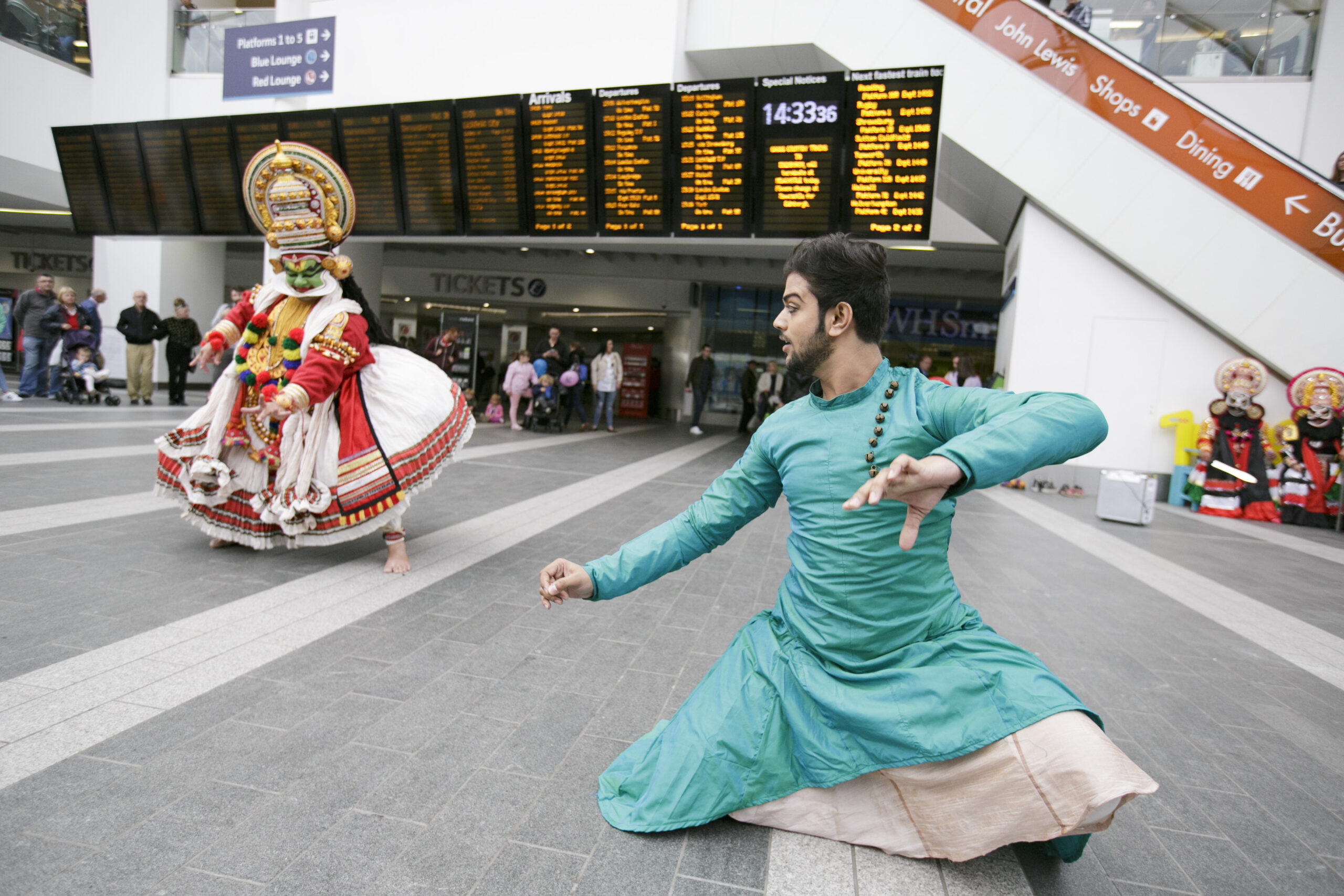 two performers dancing as part of Birmingham Weekender arts festival.