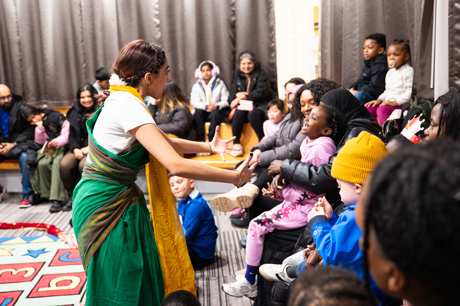 Early years theatre - Lori